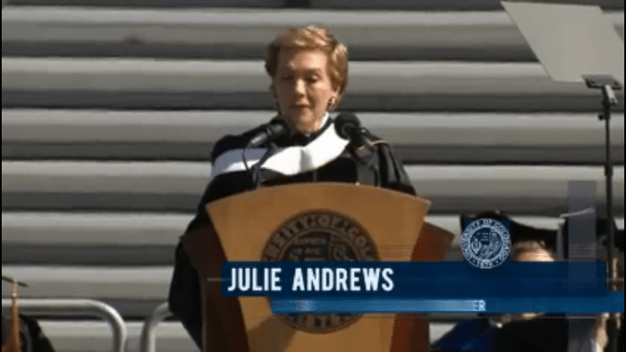 사운드오브뮤직의 줄리 앤드류스.