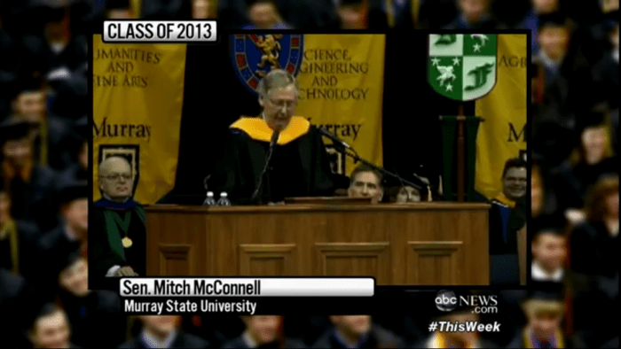 거물 상원의원 미치 맥코넬