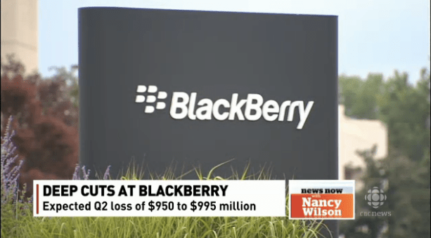 블랙베리의 경영위기에 대해서 보도하는 캐나다의 CBC방송화면.