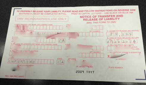 차 소유권이전을 알리는 신청양식. 자동차 타이틀의 윗부분 뒷면을 떼서 작성해서 DMV로 보내면 됨.