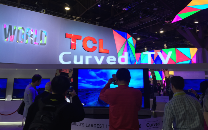 중국의 TV메이커 TCL의 부스도 2년전에 비교해 더욱 세련된 모습이었다.