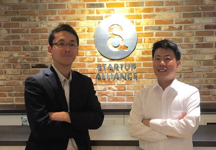 왼쪽이 기무라 마사유키 토마츠 벤처서포트 해외영업부장.